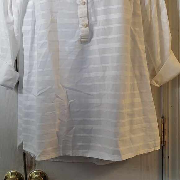 TOMMY HILFIGER BOYFRIEND FIT WHITE ON WHITE BUTTON DOWN BLOUSE  Sz M - Picture 2 of 5